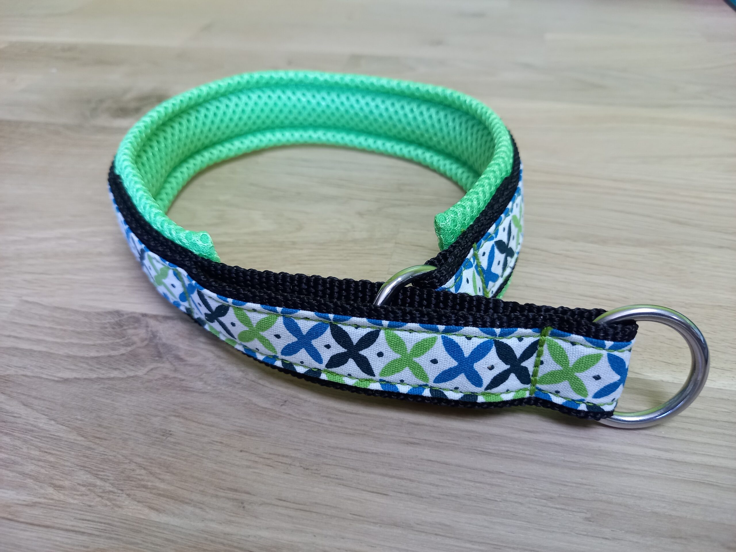 Collier martingale kreuzen